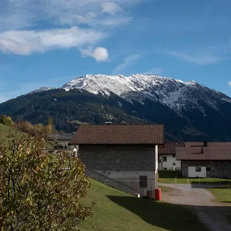 Julia * بارثولومابيرغ