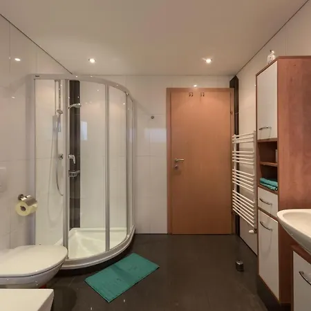 Julia Apartment *