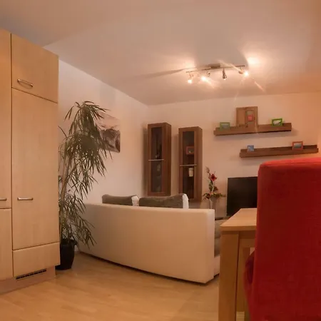 Julia بارثولومابيرغ