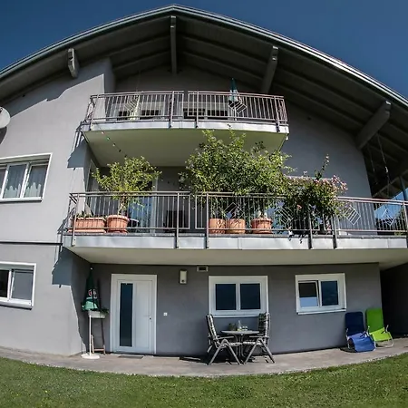 Julia Apartment *